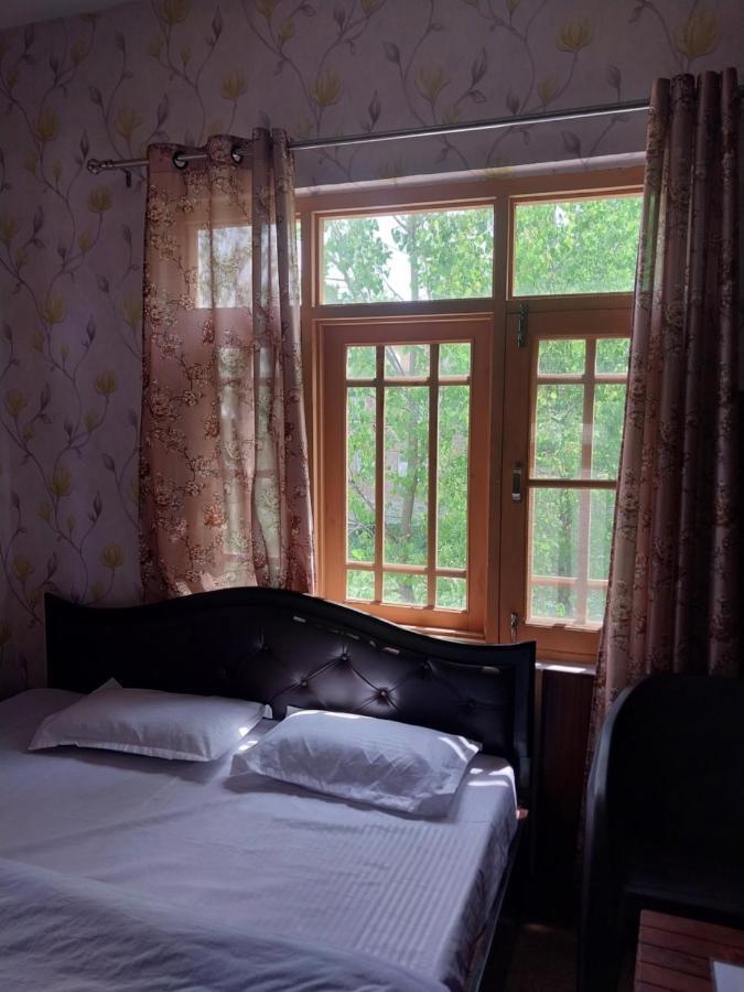 Green Resort Srinagar  Exterior photo
