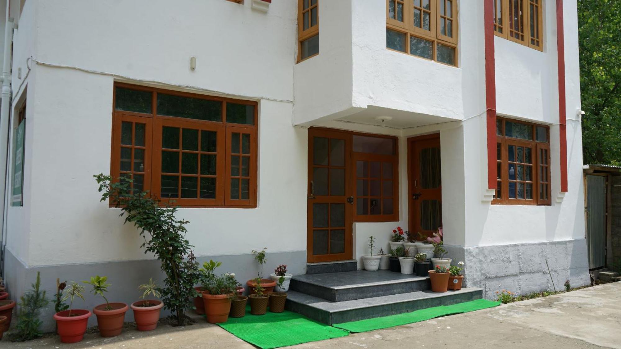 Green Resort Srinagar  Exterior photo