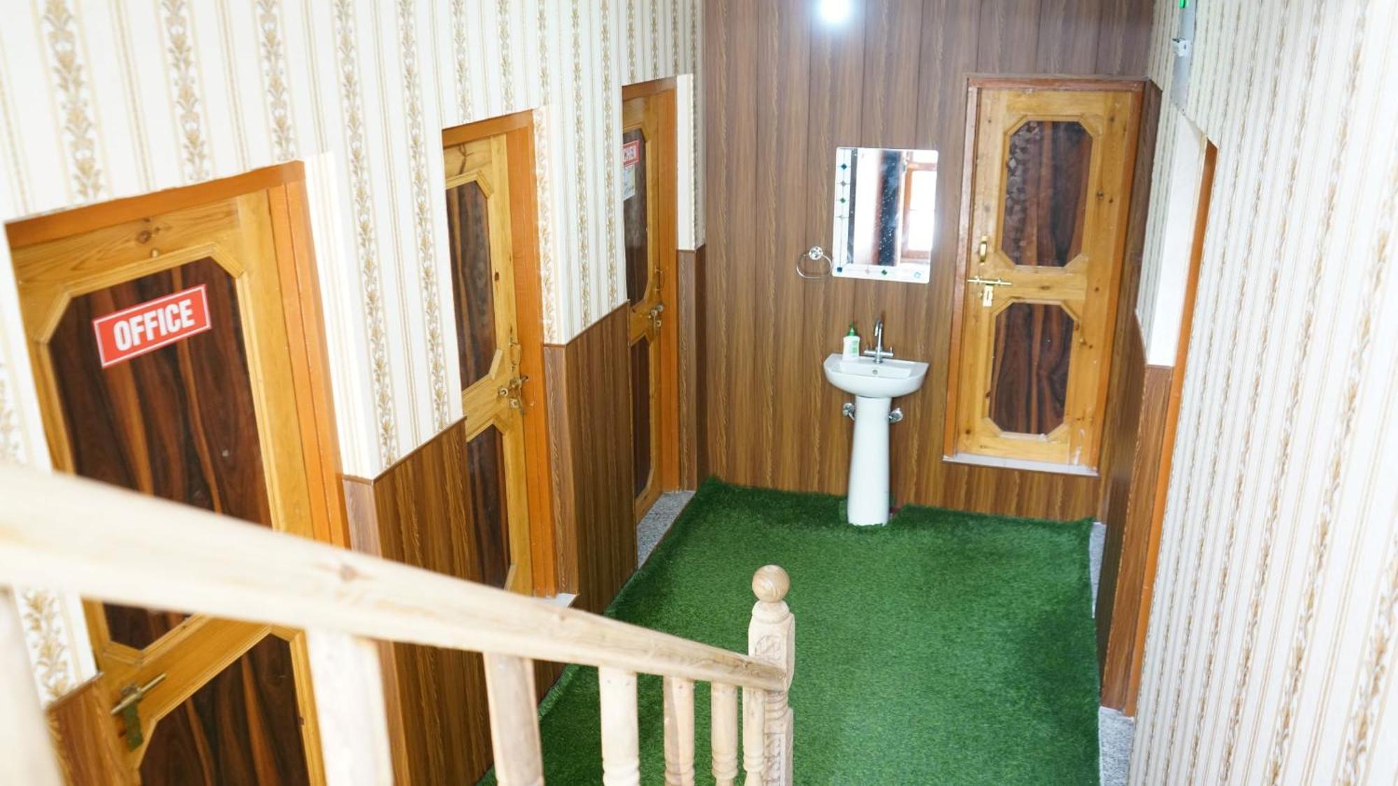 Green Resort Srinagar  Exterior photo